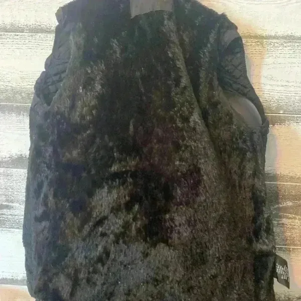 Women’s outer edge vest size medium - Image 2