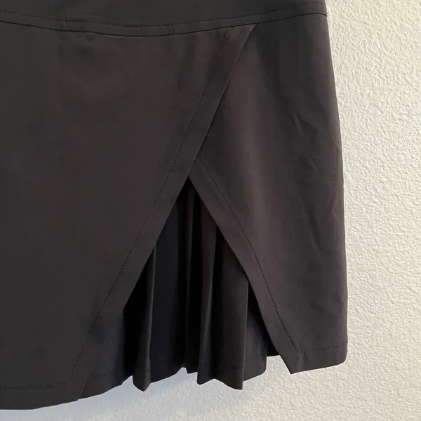 Athleta Sneaky Pleats Skort Black Small Tall - Image 4