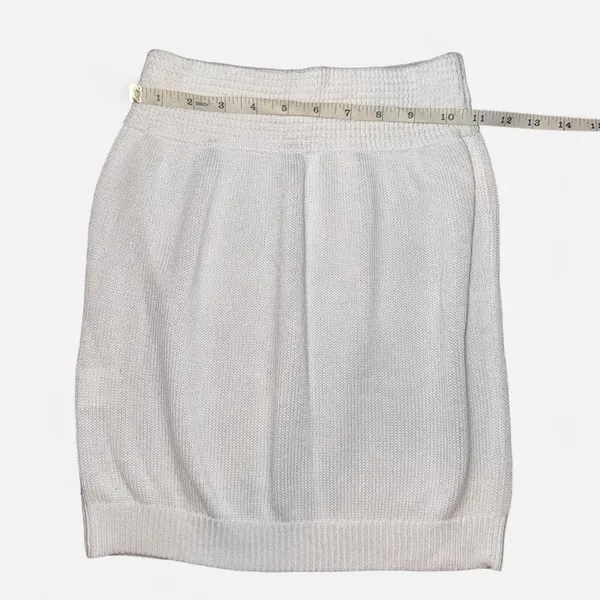 Source Unknown 2-Piece White Knit Beach Set with Tube Top and Shorts; Size SMALL - Image 6