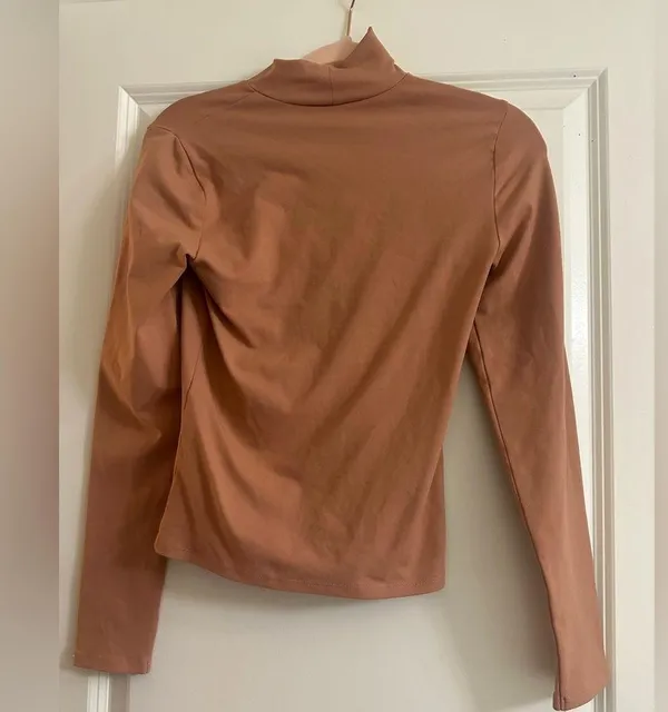 Abercrombie & Fitch Soft a&f Essentials Long Sleeve Ruched Mockneck size small - Image 3