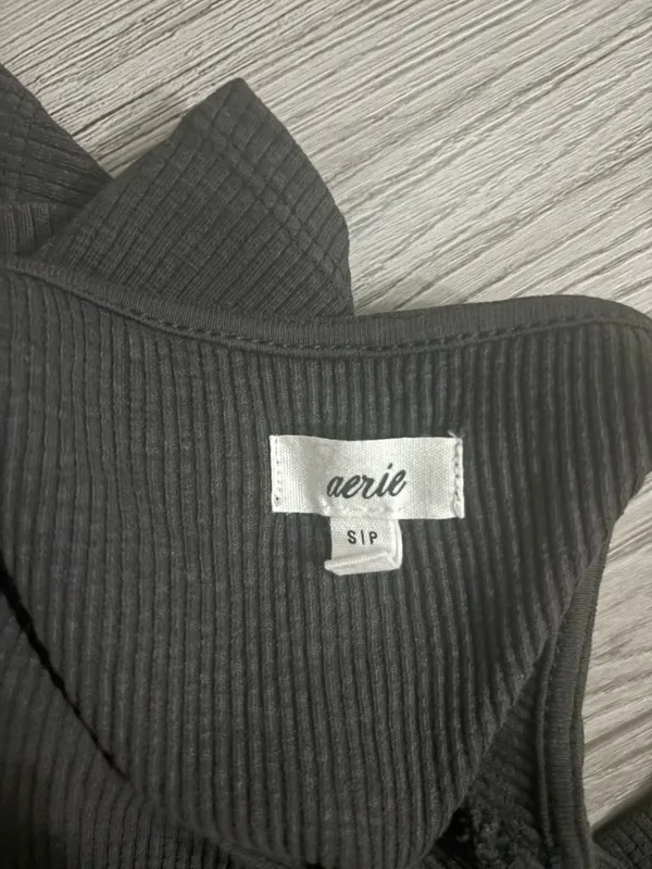 Aerie Women’s open back ribbed top - Image 5