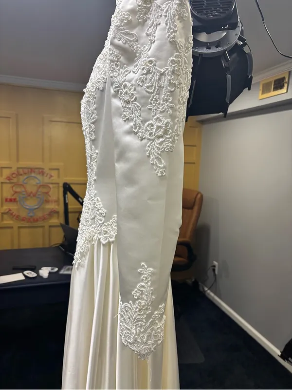 Vintage Ivory Lace Satin Long Sleeve Wedding Dress - Image 5