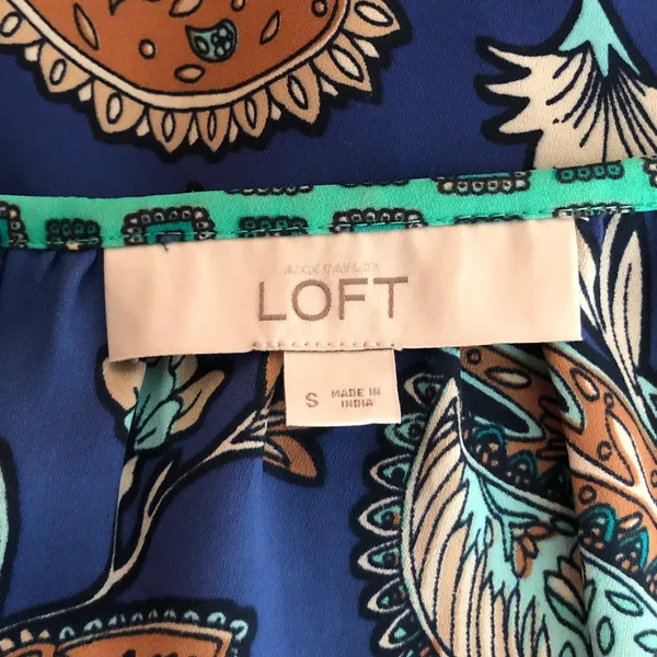 LOFT size small Blue Paisley Sleeveless Blouse - Image 3