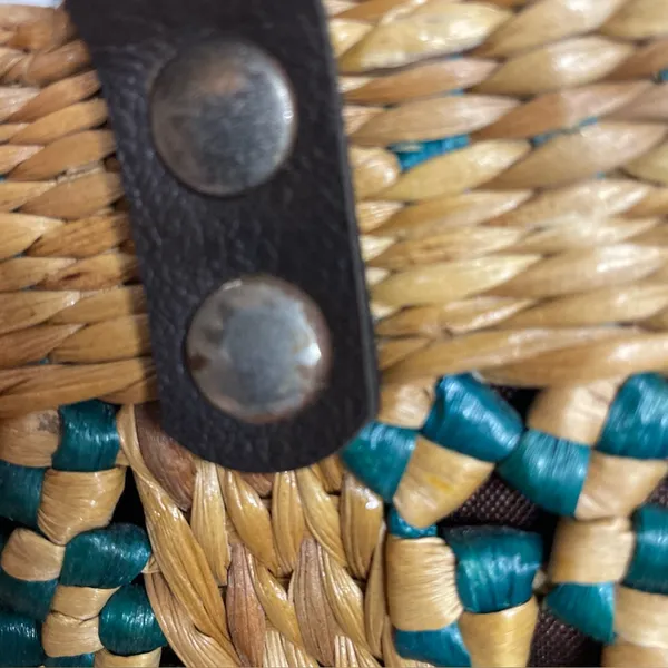 Brown Tan Teal Woven Straw Women’s Purse Handbag Wood Bead Accents Boho Beach - Image 9