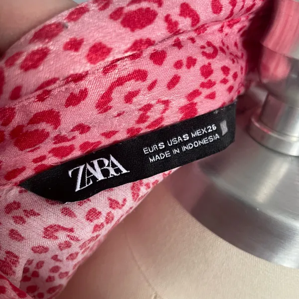 Zara Leopard Print Button-Up Blouse- Pink and Red- Button Cuffs- Size Small - Image 7