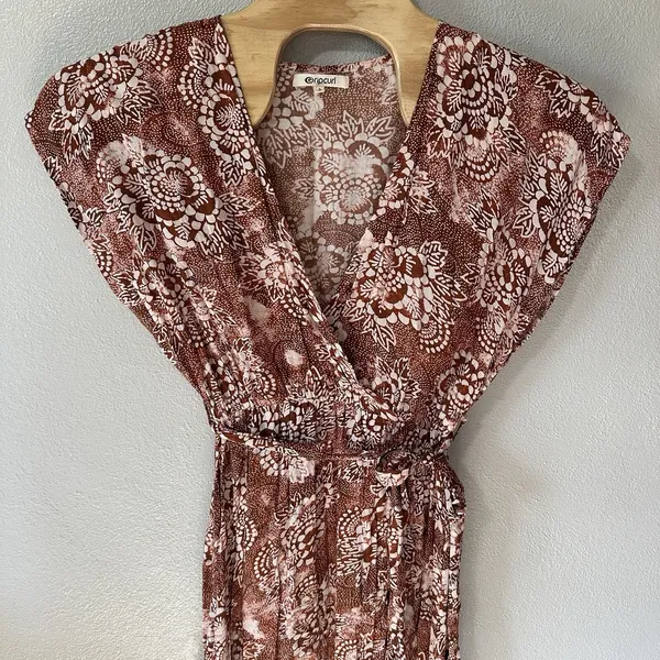 Rip Curl Dress Size Small Brown Ivory Floral Short Sleeve Wrap V-Neck Maxi‎ Boho - Image 2