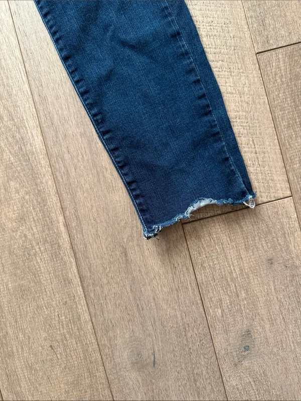 AGOLDE Sophie Sillouette High Rise Skinny Jeans - Image 3