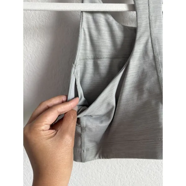 Outdoor Voices‎ Sports Bra Women's Size Medium Gray Tech Sweat Crop Athletic - Image 11