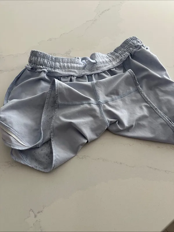 Lululemon Hotty Hot Low-Rise Short 4"‎ Gravel Dust Pastel Blue Size 8 - Image 6