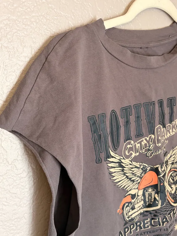 Vintage Motorcycle Graphic Cropped - Image 3