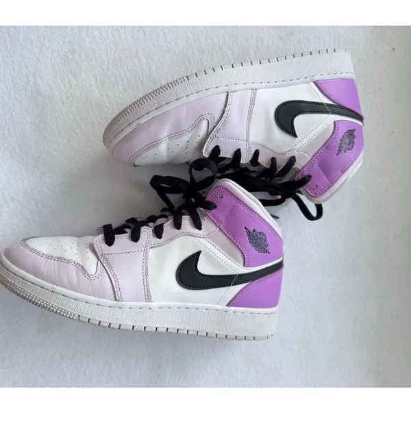 Nike Air Jordan 1 Mid GS Purple White Black Sneakers Youth 6.5Y Lavender Retro - Image 2