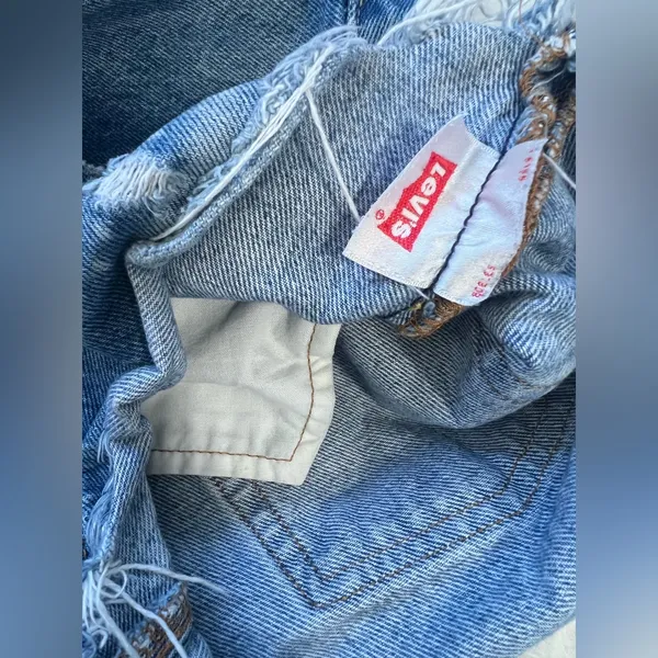 Levi’s Classic High-Rise Distressed Denim Shorts - Blue - Image 5