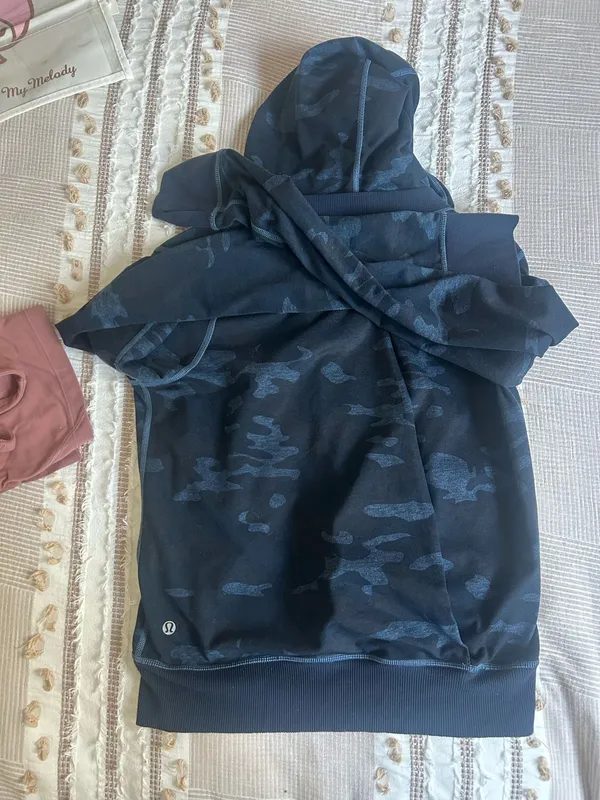 Lululemon Navy Camo Jacket - Image 6