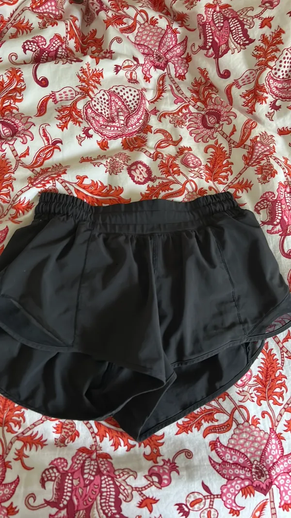 Lululemon Hotty Hot 2.5" - Image 3
