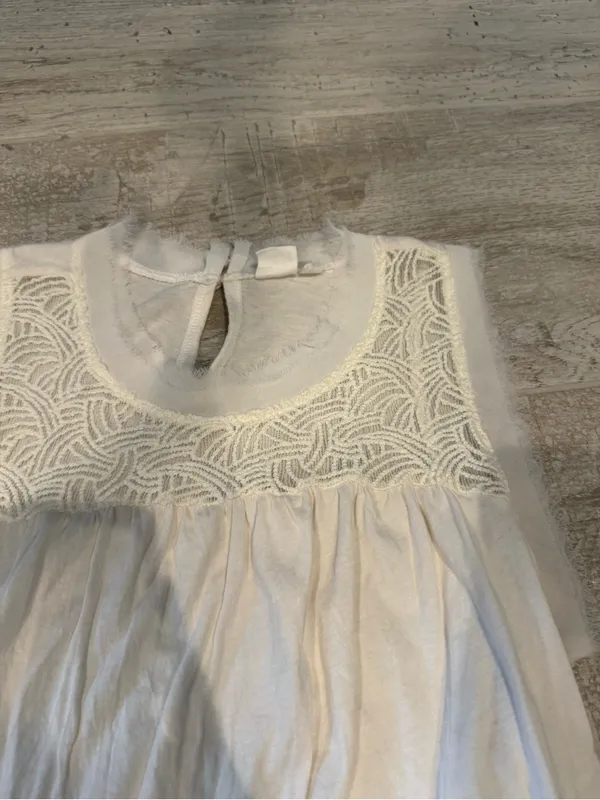 Gap White Sleeveless Lace Tank with Lace Detailing - Image 2