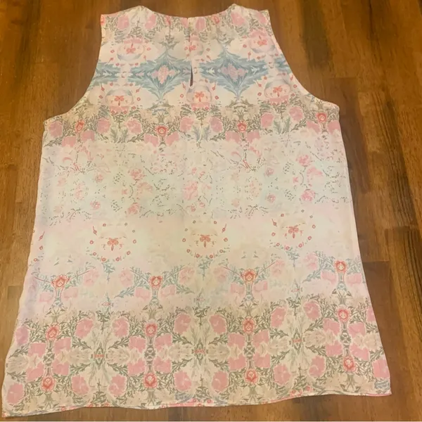 Violet & Claire top Medium Pastel Colors Floral Sleeveless Blouse - Image 7