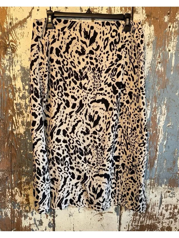 Nasty Gal size 10 leopard midi skirt with slit - Image 2