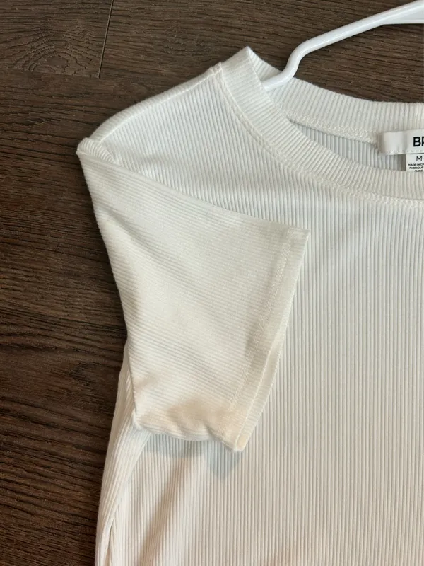 Short sleeve white T-shirt dress - Image 4