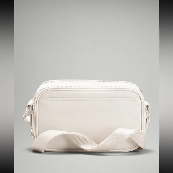 Lululemon NWT Crossbody Camera Bag 2L Canvas / WHITE OPAL - Image 3