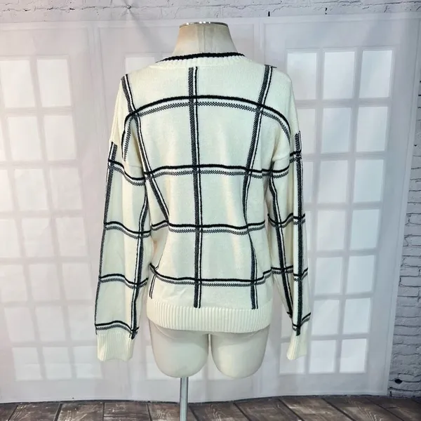 Moth Anthropologie Black White Windowpane Plaid V-Neck Sweater Size Medium - Image 8