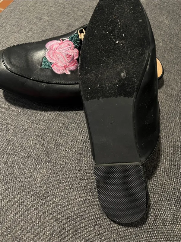 Catherine Malandrino Black Leather Slip-On Mules with Pink Rose Embroidery - Image 3