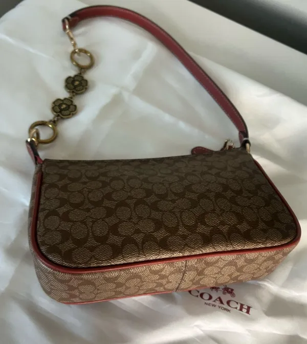 Coach Shoulder Bag With Flower Chain Extender  - Image 5