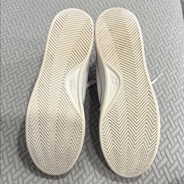 Nike Court Royale 2 Mid Top Triple White Sneakers size 9.5 - Image 11