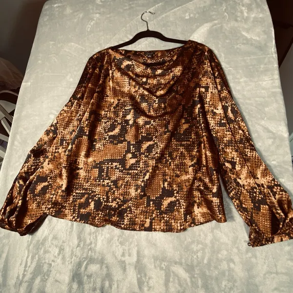 Ann Taylor Blouse Top XL ‎ Animal Print Cowl Neck Long Sleeve Lightweight New - Image 4