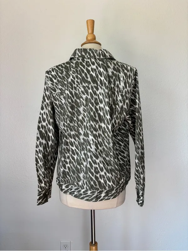 Green & White Denim Button Down Jacket - Image 8