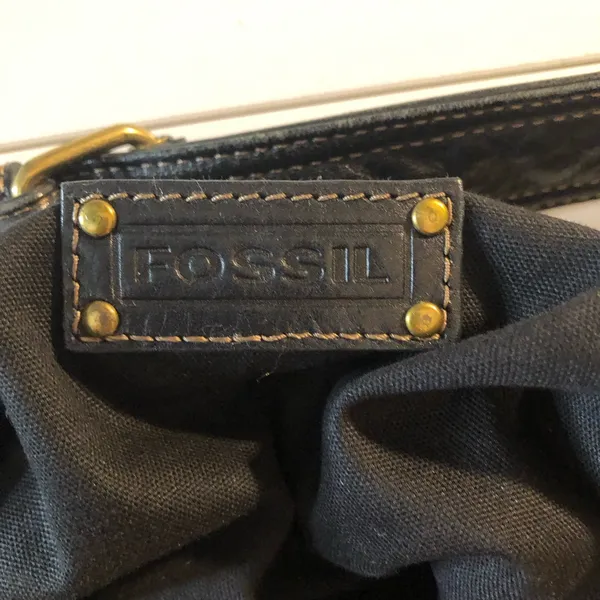 Fossil Black Leather Purse in great shape. It’s really cute - Image 7