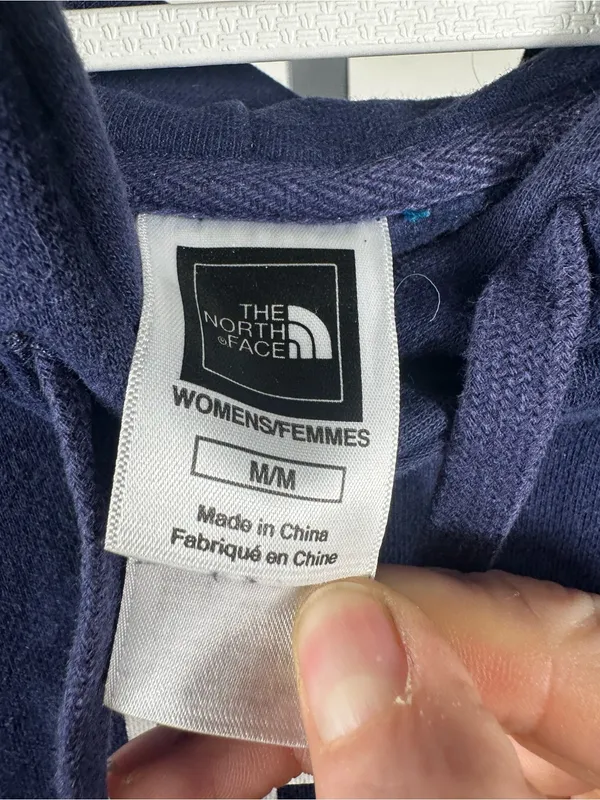 N119. The North Face Women’s Deep Navy Logo Pullover Hoodie - Image 2