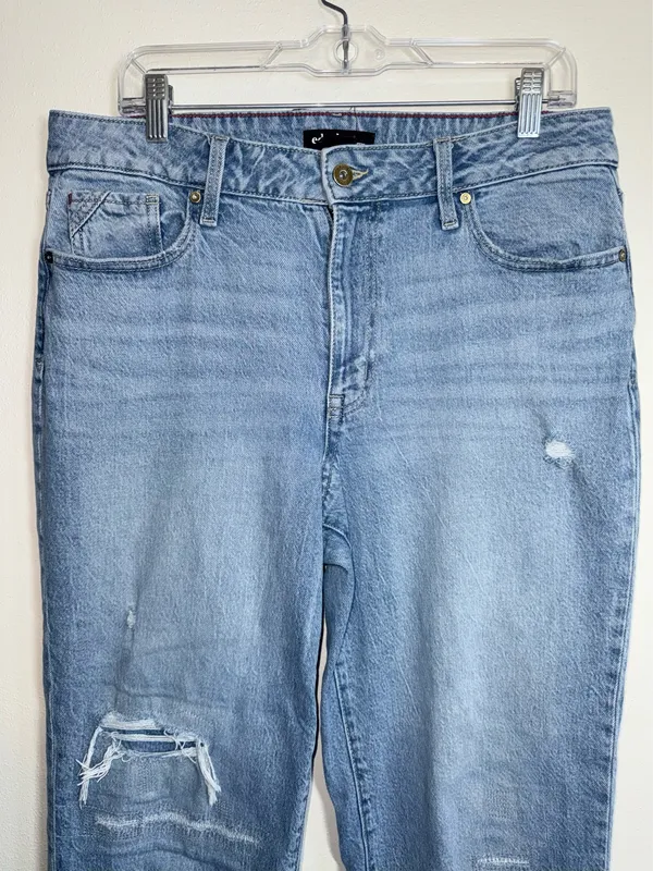 Maurices Edgely High Rise Relaxed Straight Ankle Jeans Light Wash Ripped - Image 4