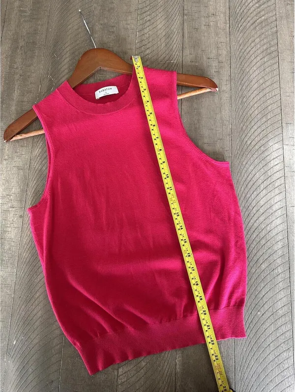 Babaton Aritzia Fushia Hot Pink Sweater Vest Sleeveless Women’s size Small - Image 8
