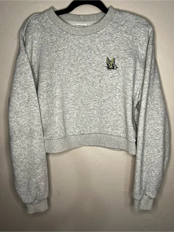 Sunday Best‎ Aritzia Ellie Cropped Embroidered Butterfly Fleece Sweater - Image 2