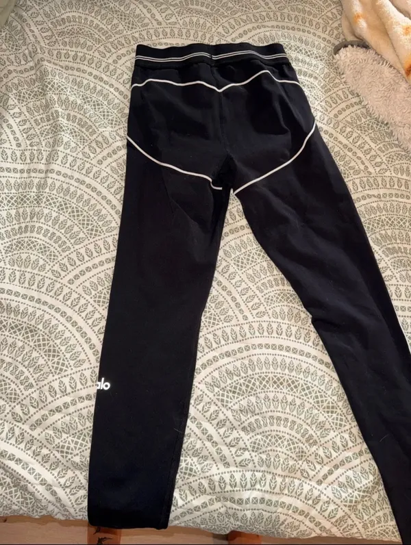 Alo Leggings - Image 2