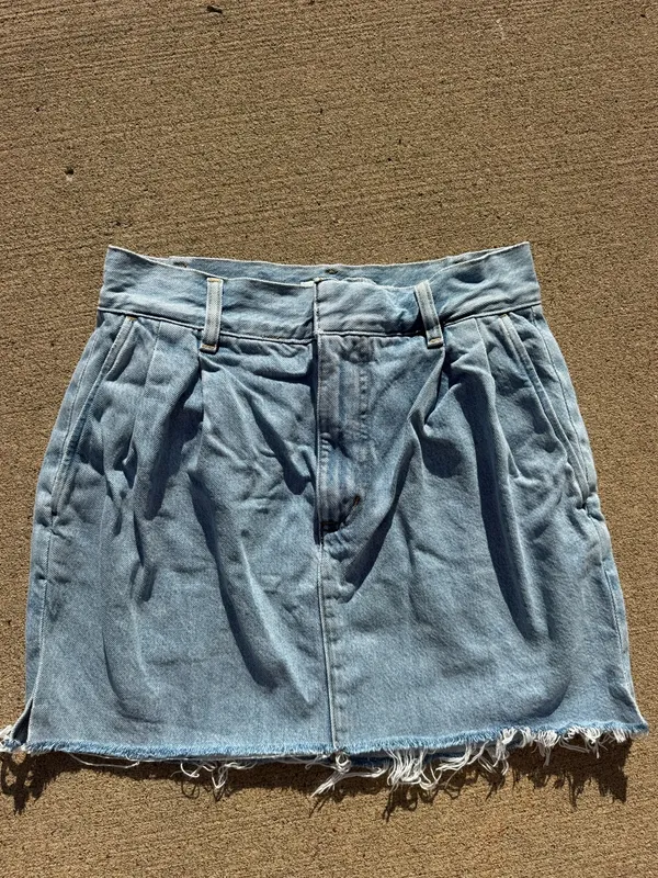 Agolde Becker XS 25 Denim High Rise Mini Skirt Light Wash Pleated Tailgate SEC - Image 2