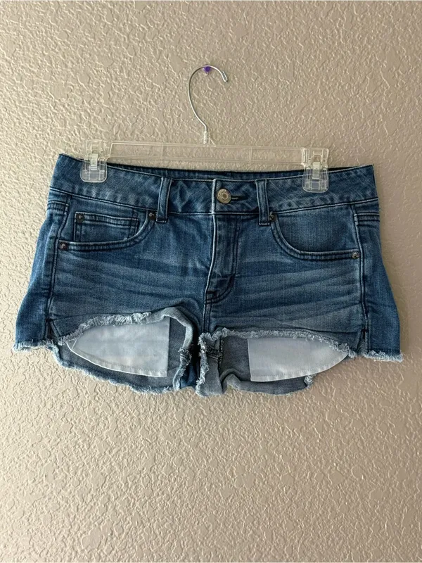 American Eagle Shortie Denim Shorts Sz 10 Low Rise Y2K Distressed Cutoff Raw - Image 4