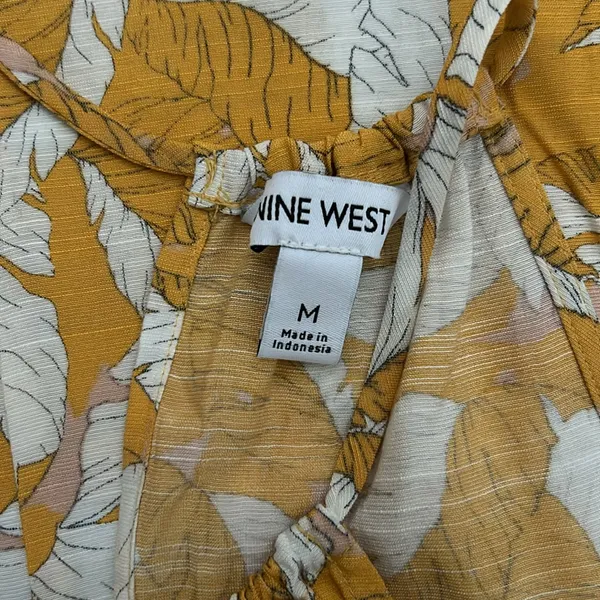 Nine West high neck peplum tank sz M - Image 3