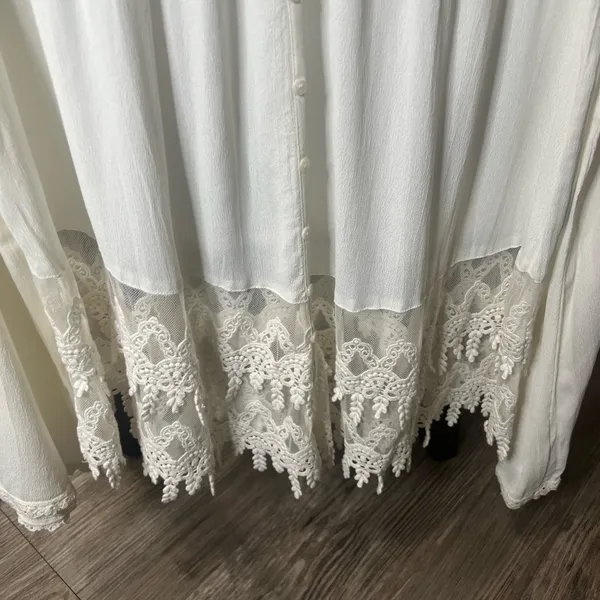 Karen Kane Cream Lace Blouse - Image 5