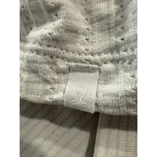 Lululemon White Sleeveless Top‎ Athletic Tank Athleisure Lightweight Women's - Image 4