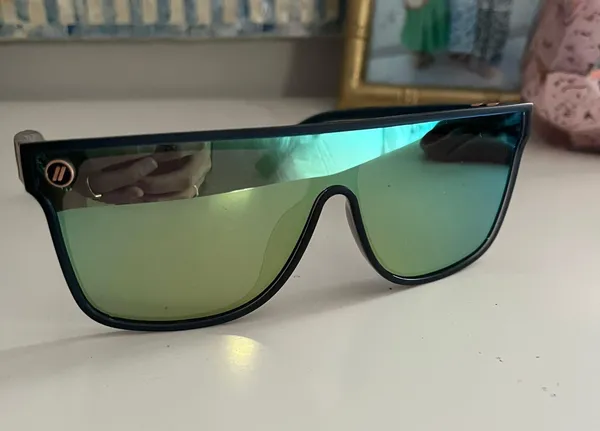 Blenders Sunglasses - Image 3