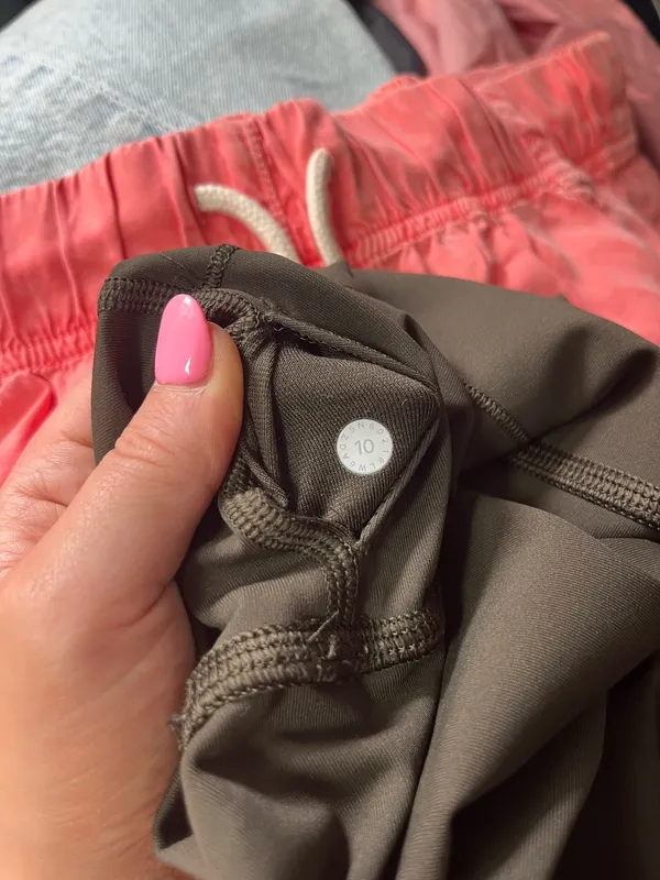 Lululemon Cropped Leggings Green Olive - Image 4