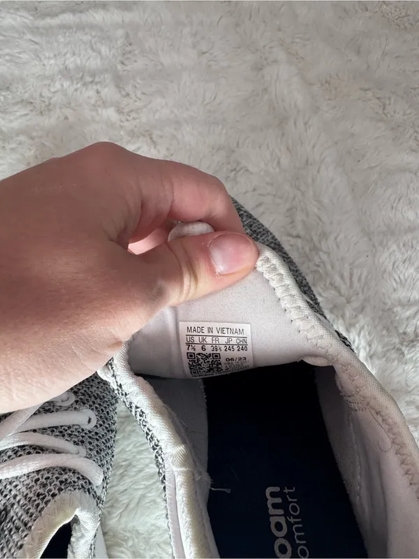 Adidas Cloudfoam White and Gray Knit Sneakers - Image 4