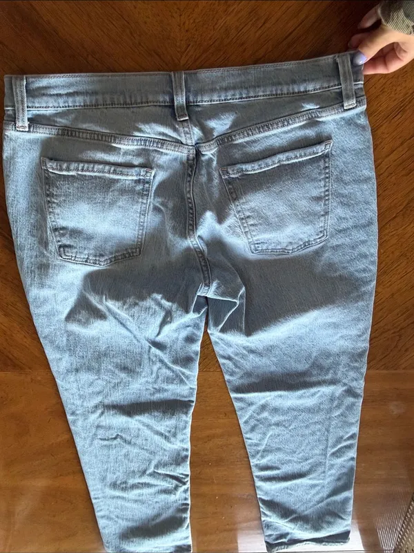 Old Navy Wow Boyfriend Jeans - Image 4