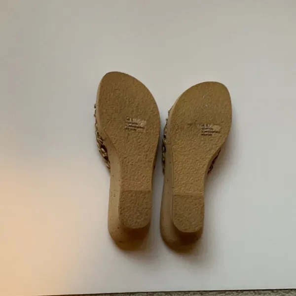 Slides - perfect for warm weather or in the house. BNWOT - Size 8 - Image 3