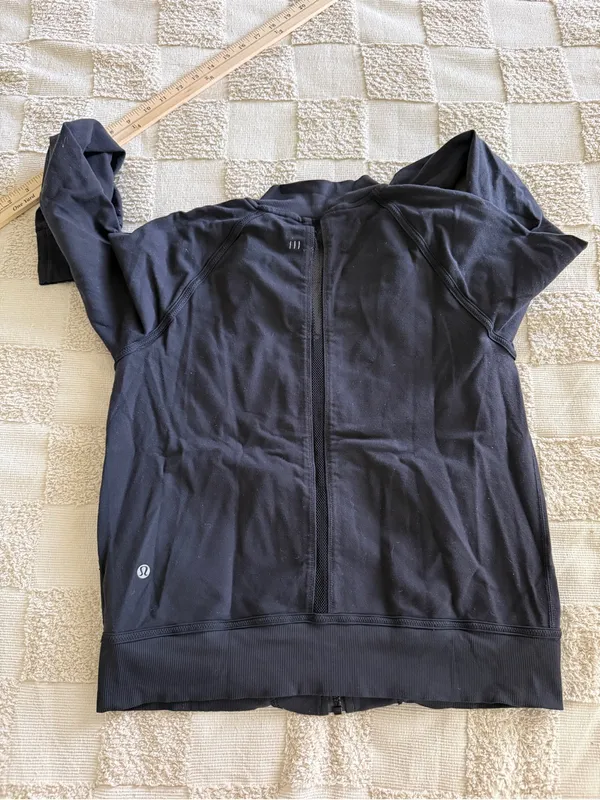 Lululemon Om Me Home Jacket
Black‎ Size 10 - Image 3