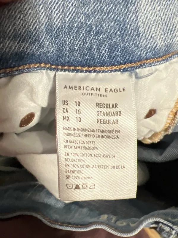 #25 NWOT American Eagle Outfitters Light Blue Distressed Baggy Jeans Size 10R - Image 5