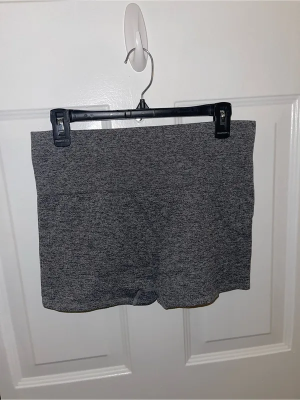 Close Gray Women's High-Waist Active Shorts - Size XL - Image 2