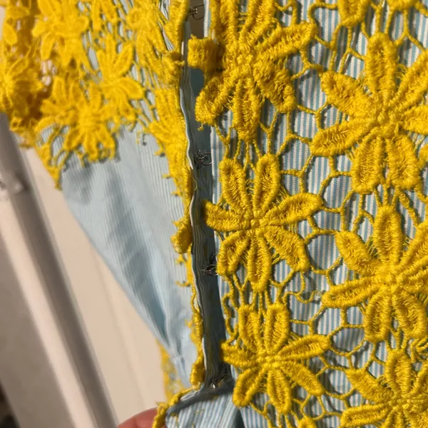 Handmade Crop with Yellow Floral Embroidery - Image 4