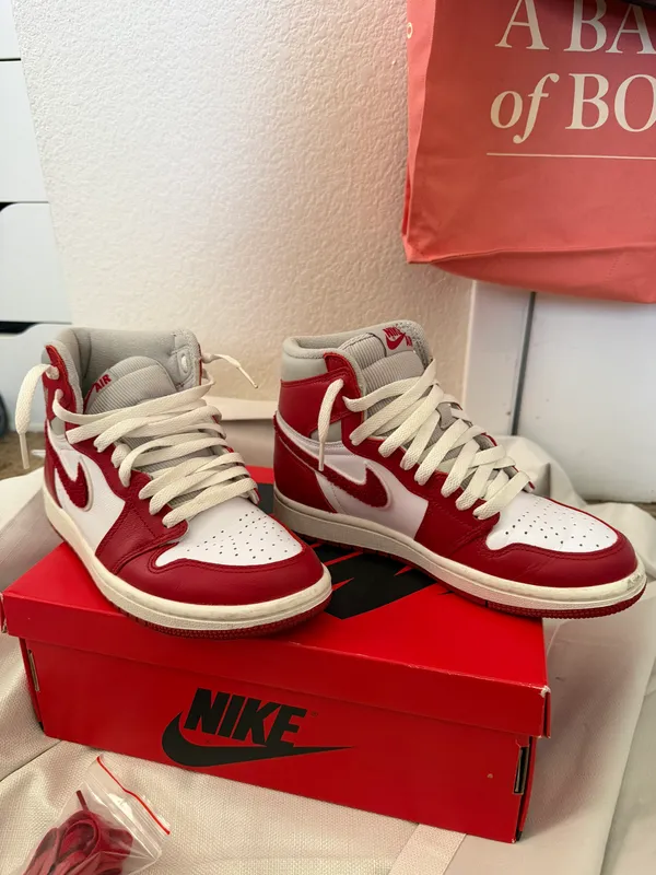 Air Jordan 1’s Retros Red Size 6 - Image 5